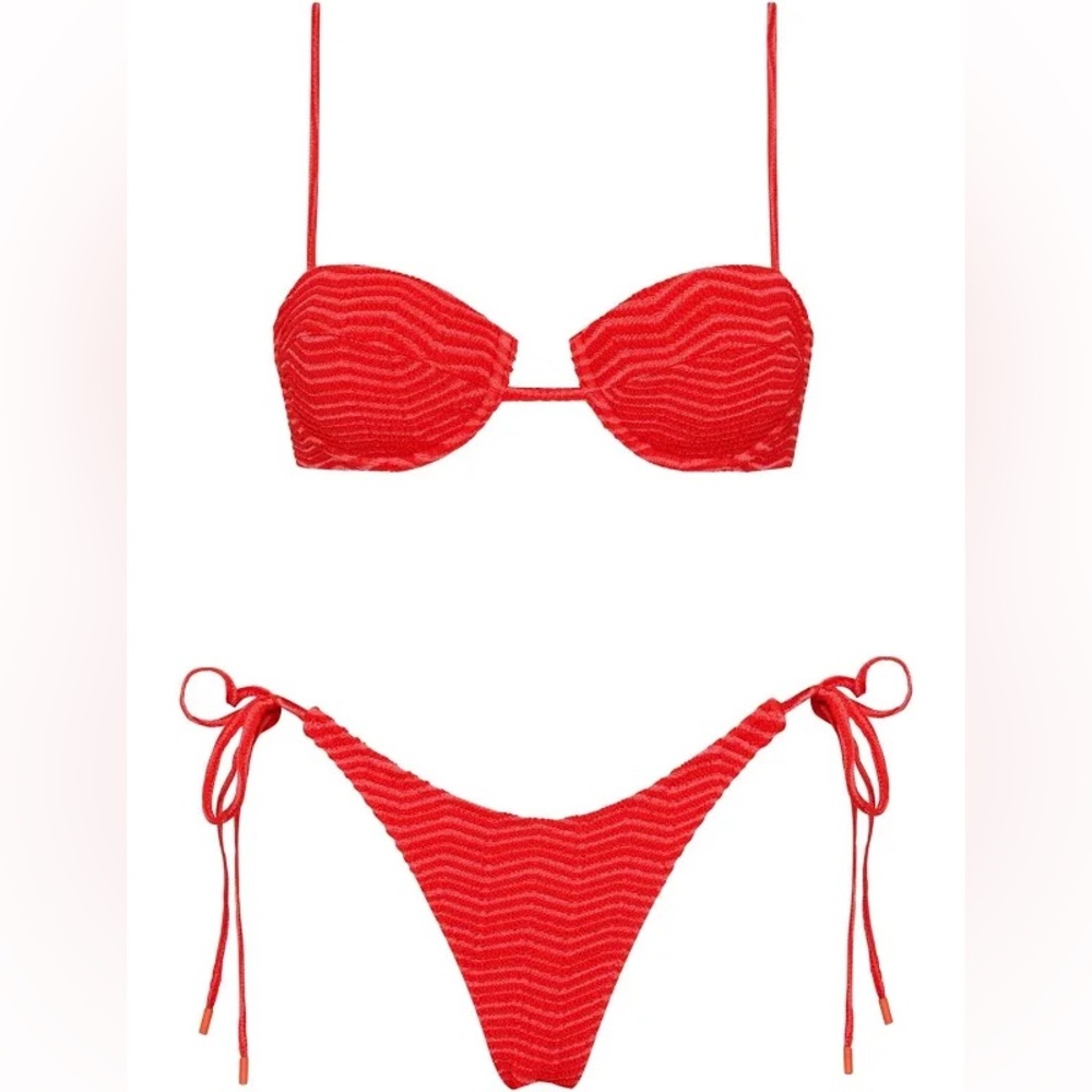 NWT Triangl Bikini Set - Size Large ( also comes with red triangl bag )